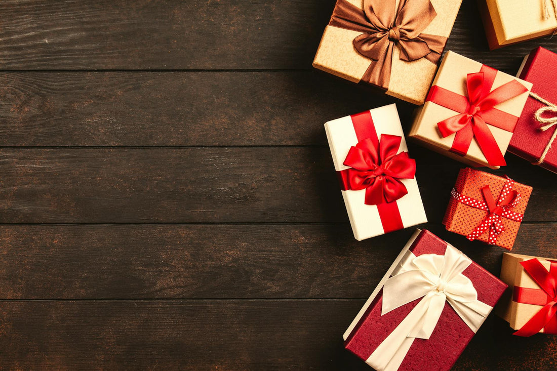 12 Holiday Shipping Tips for Store Owners To Prepare for 2024